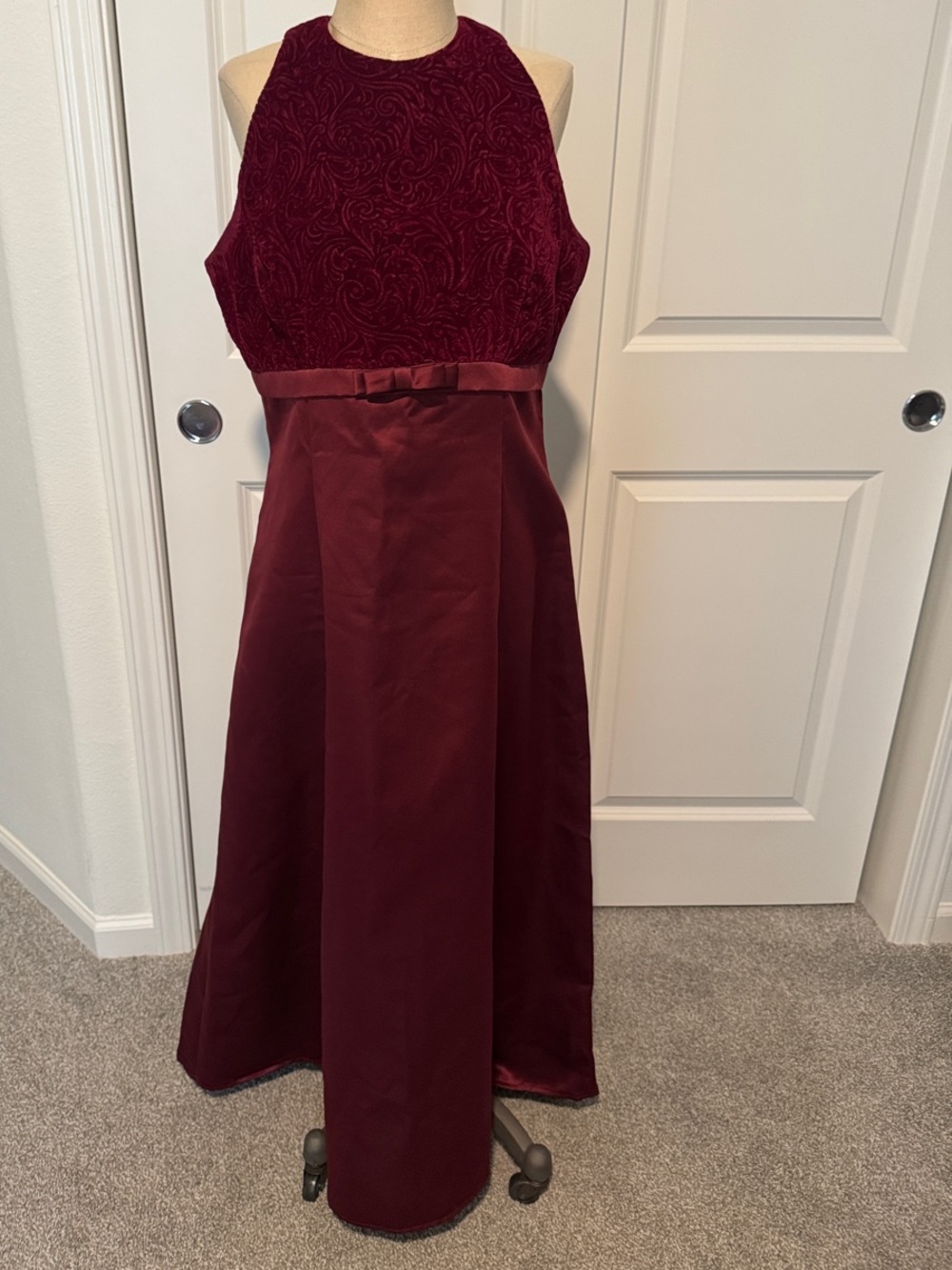 Y2K Jessica (Scott) McClintock Elegant Burgundy Halter Evening Dress